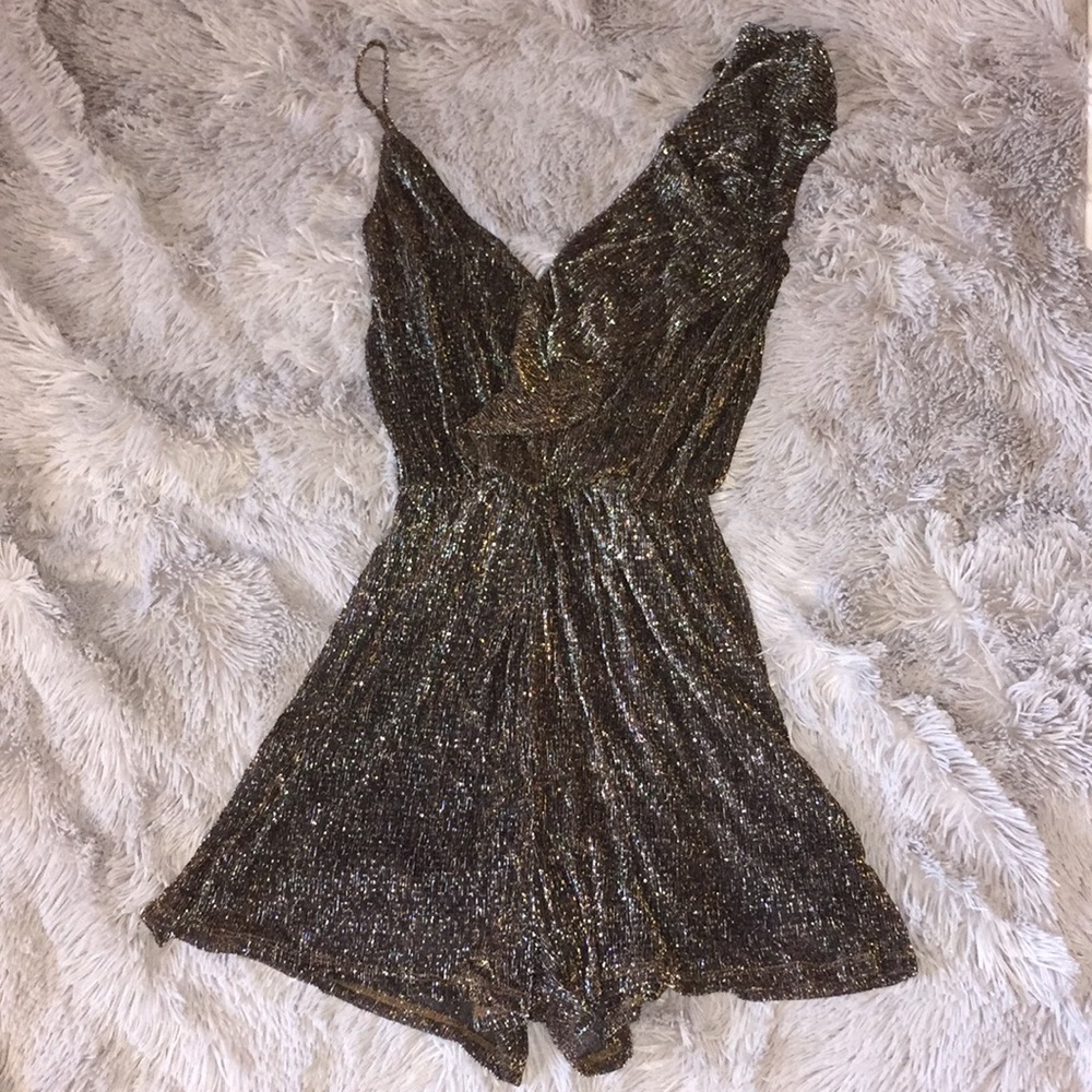 NWOT LUSH GOLD AND BLACK ROMPER Size Small